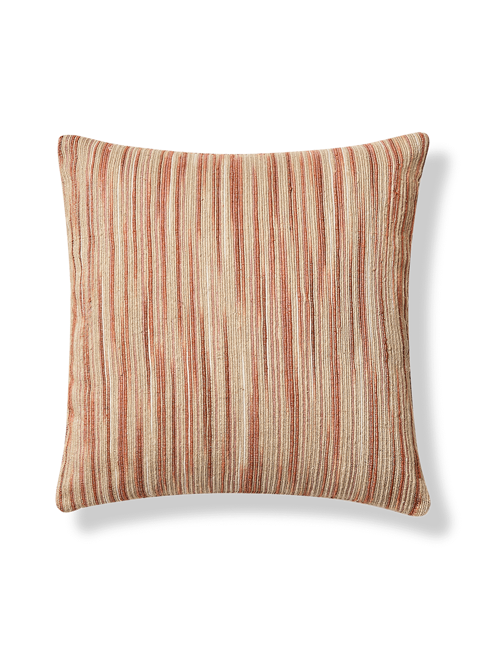 Zilora jacquard kussenhoes van zijdemix met rode strepen 45 x 45 cm