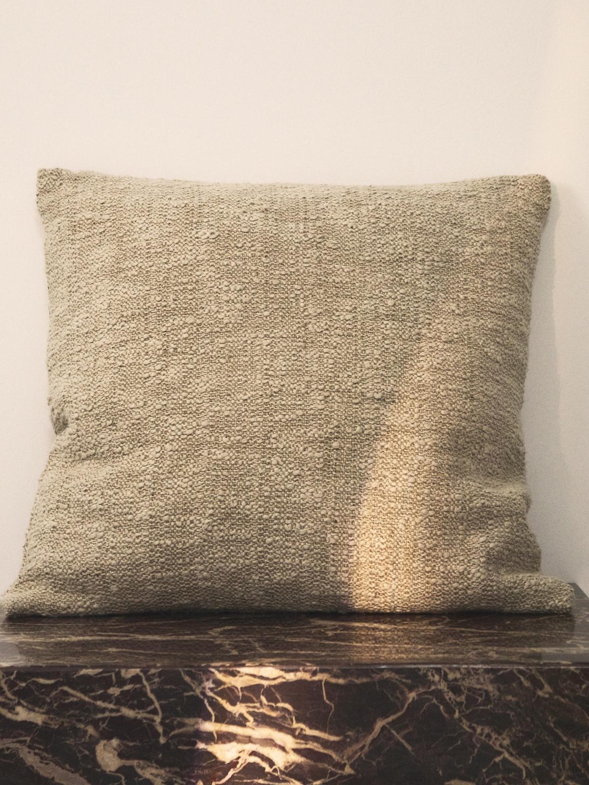 Mevia kussenhoes van linnenmix in beige 50 x 50 cm