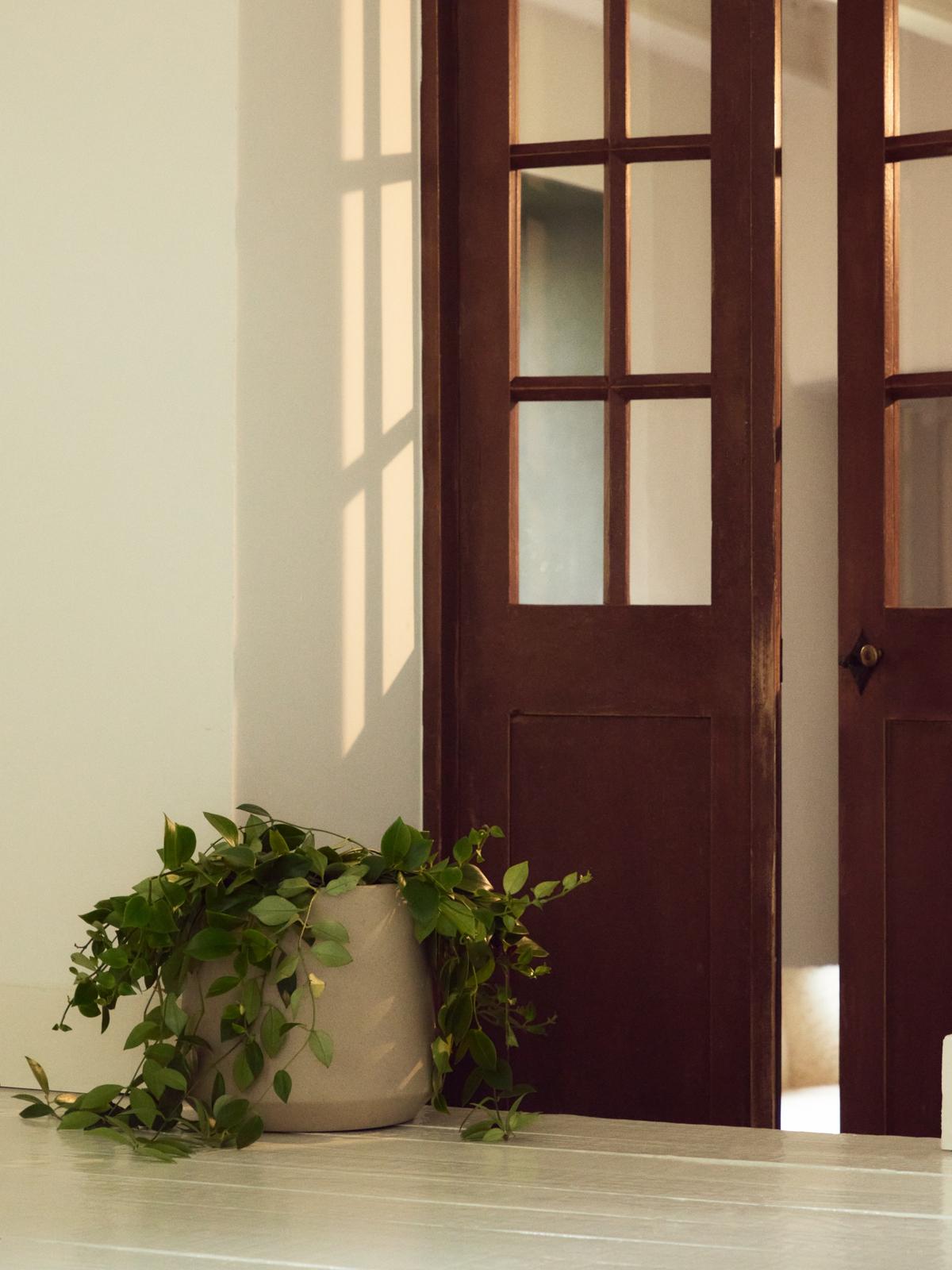 Calun beige bloempot van cement ⌀32 cm