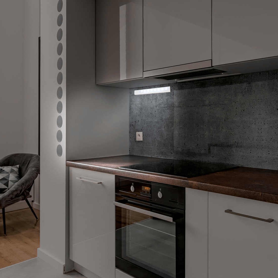 Kastverlichting PRAKTIK Lang LED M/Sensor Kastverlichting PRAKTIK Lang LED M/Sensor