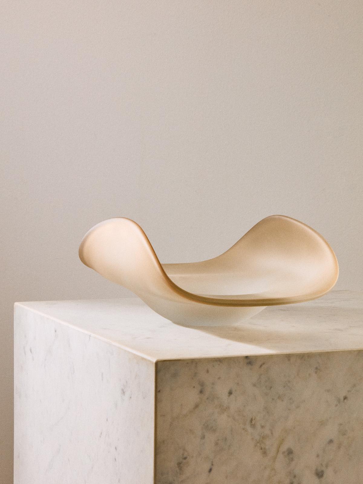 Schaal Vionze van beige glas 41 x 25 cm