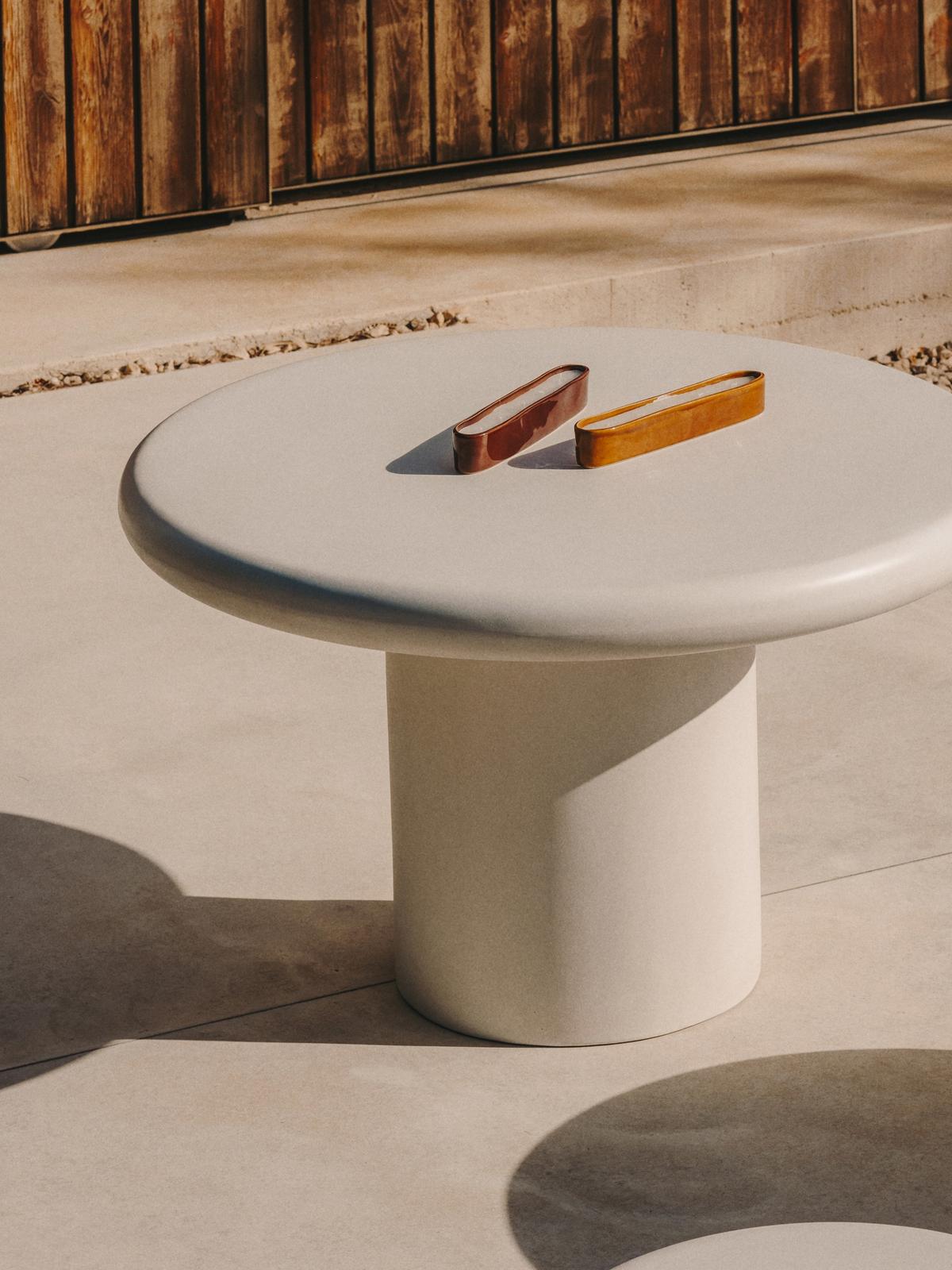Ronde tafel Addaia van wit cement ⌀90 cm