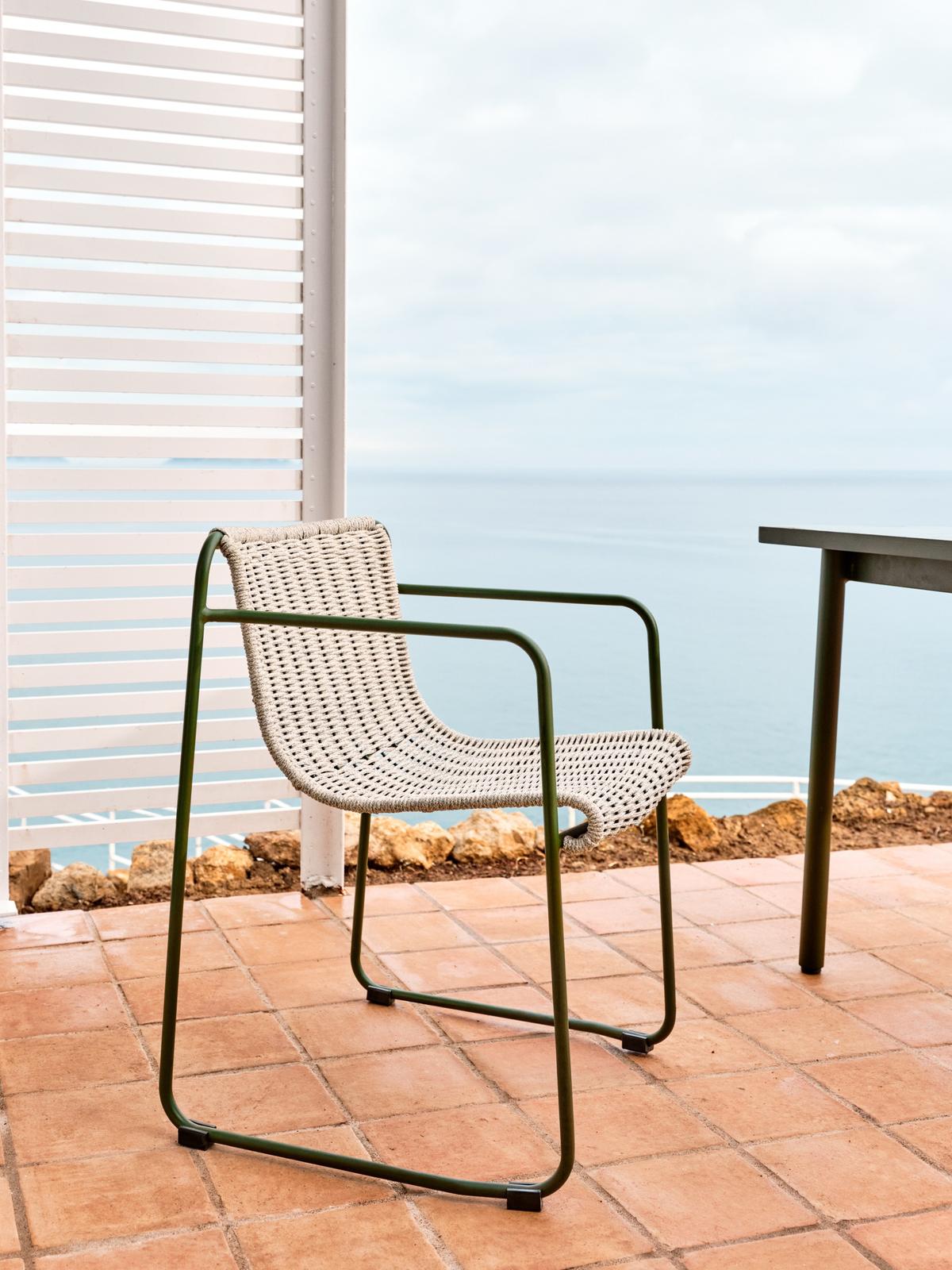 Maurina stoel in groen gegalvaniseerd staal en ecru/grijs touw