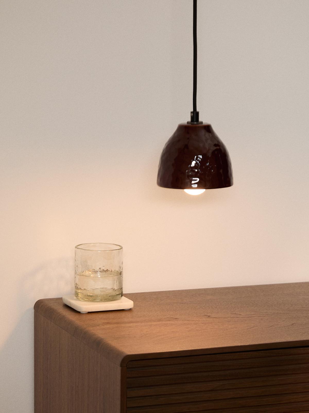 Drava plafondlamp van donkerrood keramiek