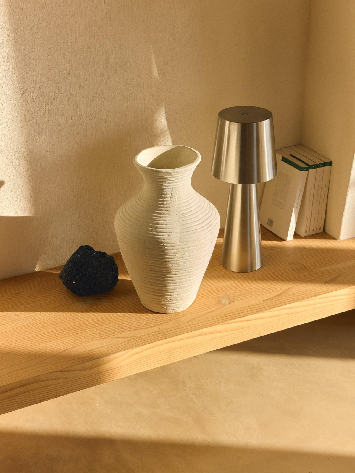 Beige vaas van papier-machØ 36 cm