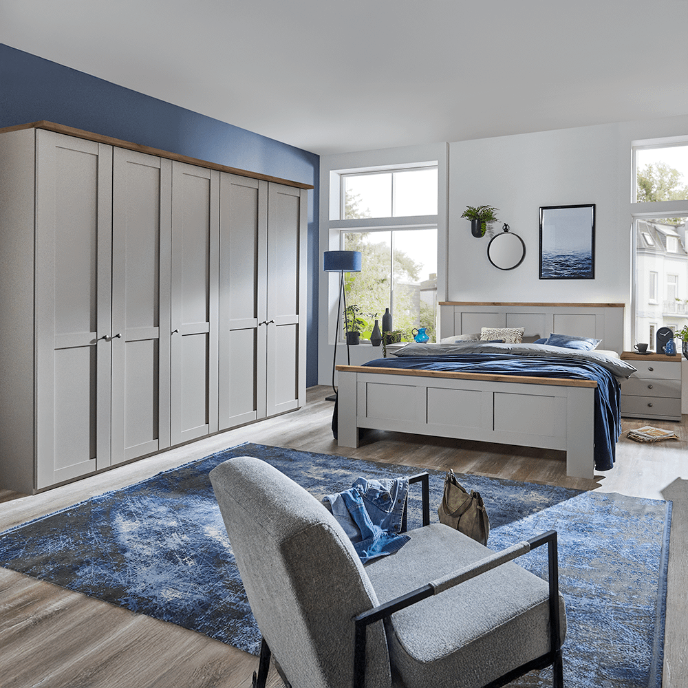 Slaapkamer NAVAN: Kleerkast 250cm met Lijst + Bed 160x200 + 2x Nachttafels