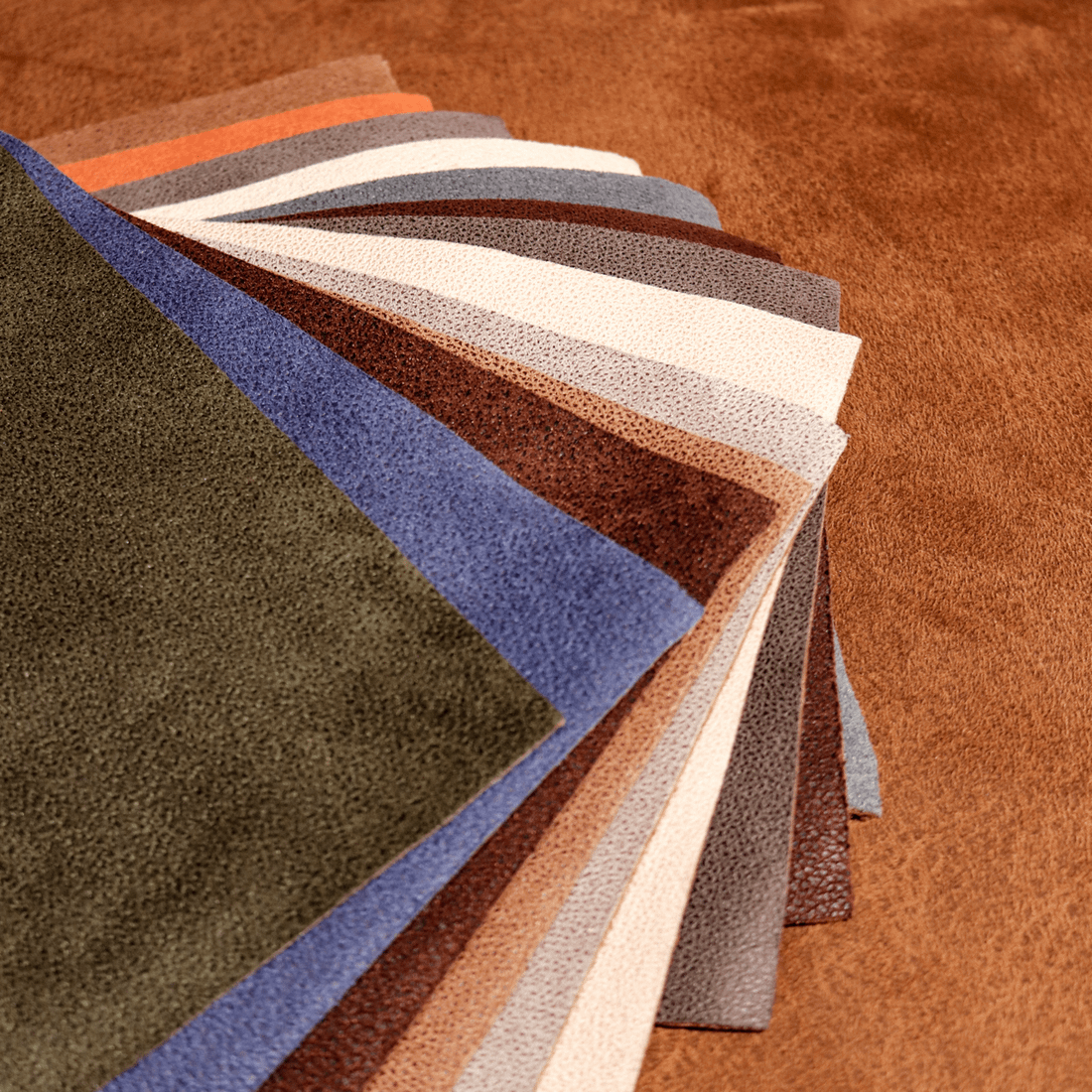 Salonset STANFORD AMO-14 Brandy: 2-zit + 2,5-zit Salonset STANFORD AMO-14 Brandy: 2-zit + 2,5-zit