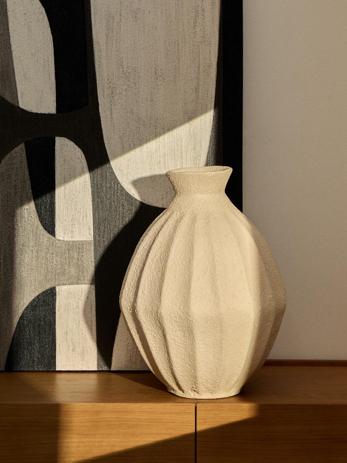 Beige vaas van papier-machØ 46 cm