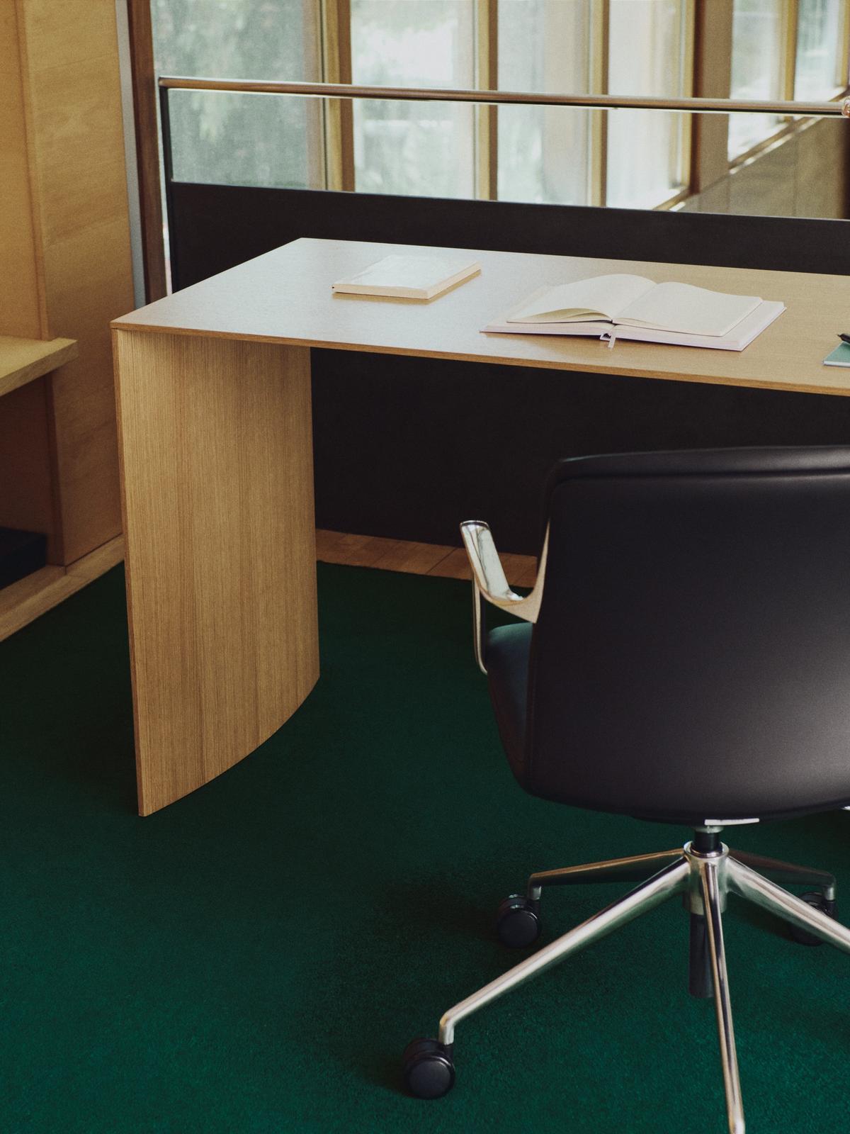 Litto werktafel van eikenfineer FSC Mix Credit 140 x 60 cm