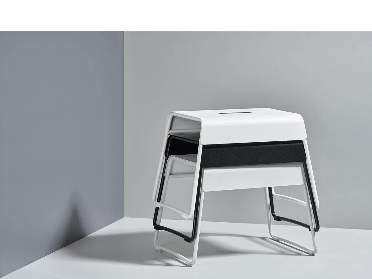 Opstap A-STOOL Zwart