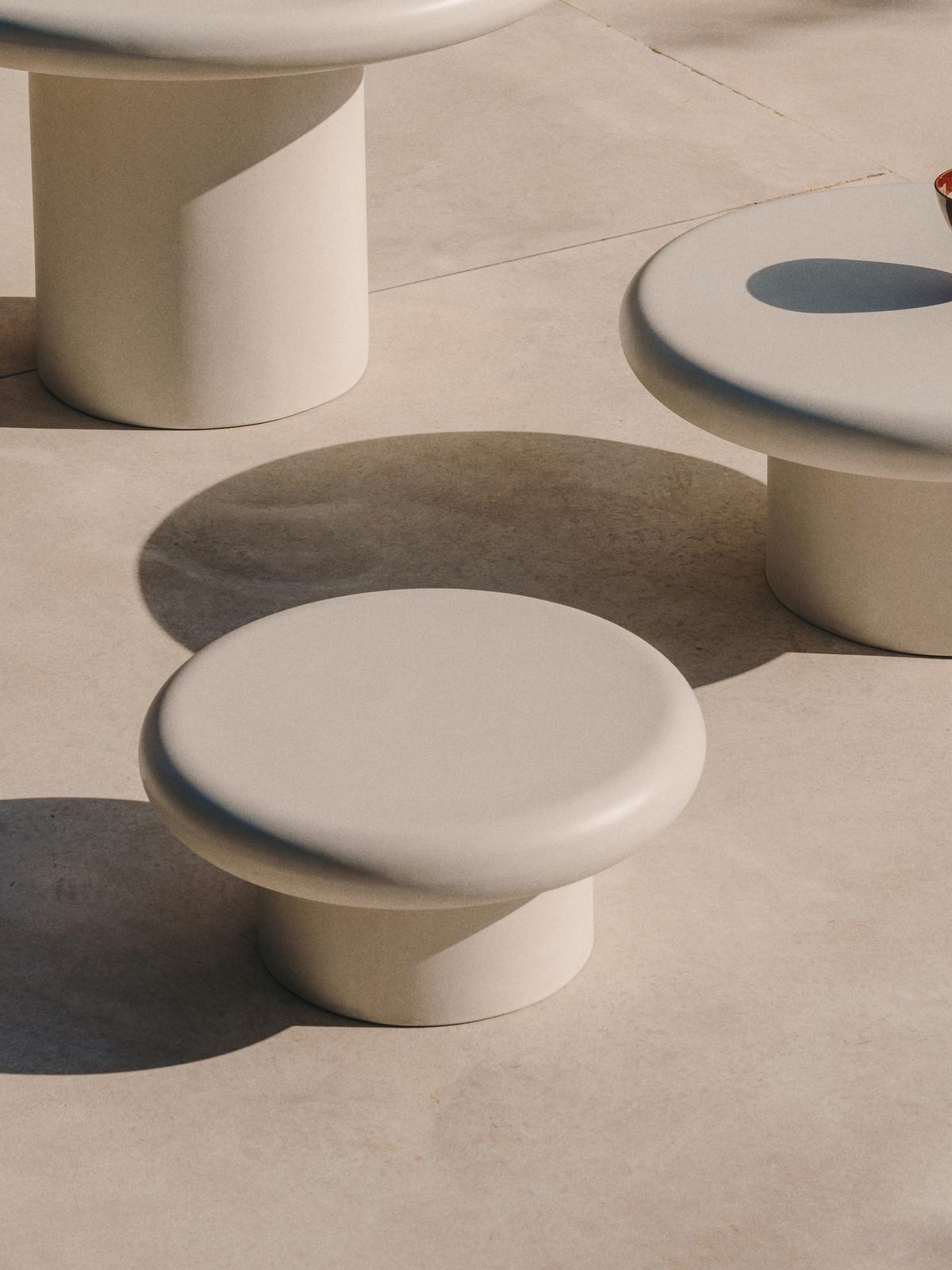 Salontafel Addaia van wit cement ⌀66 cm
