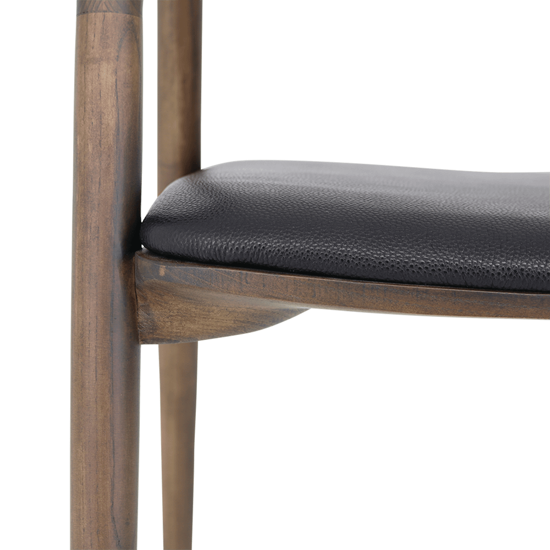 Armstoel HANSON Ash Wood Walnut - Leather Black Armstoel HANSON Ash Wood Walnut - Leather Black