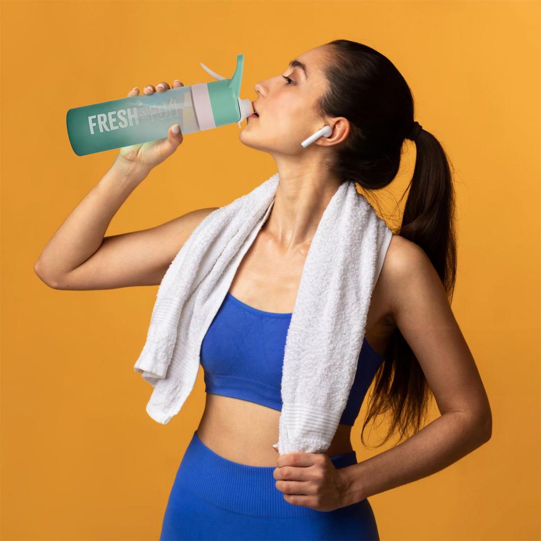 Waterfles FRESH & FUN 70cl met nevelfunctie Ass. Waterfles FRESH & FUN 70cl met nevelfunctie Ass.