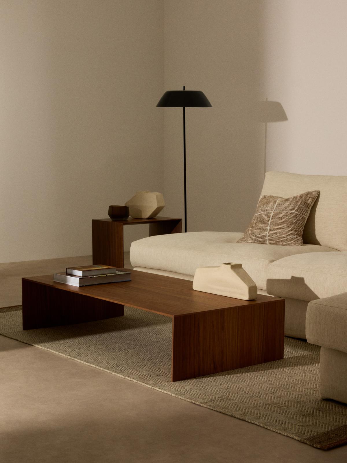 Koffietafel Litto van natuurlijk afgewerkt walnootfineer FSC Mix Credit 140 x 70 cm