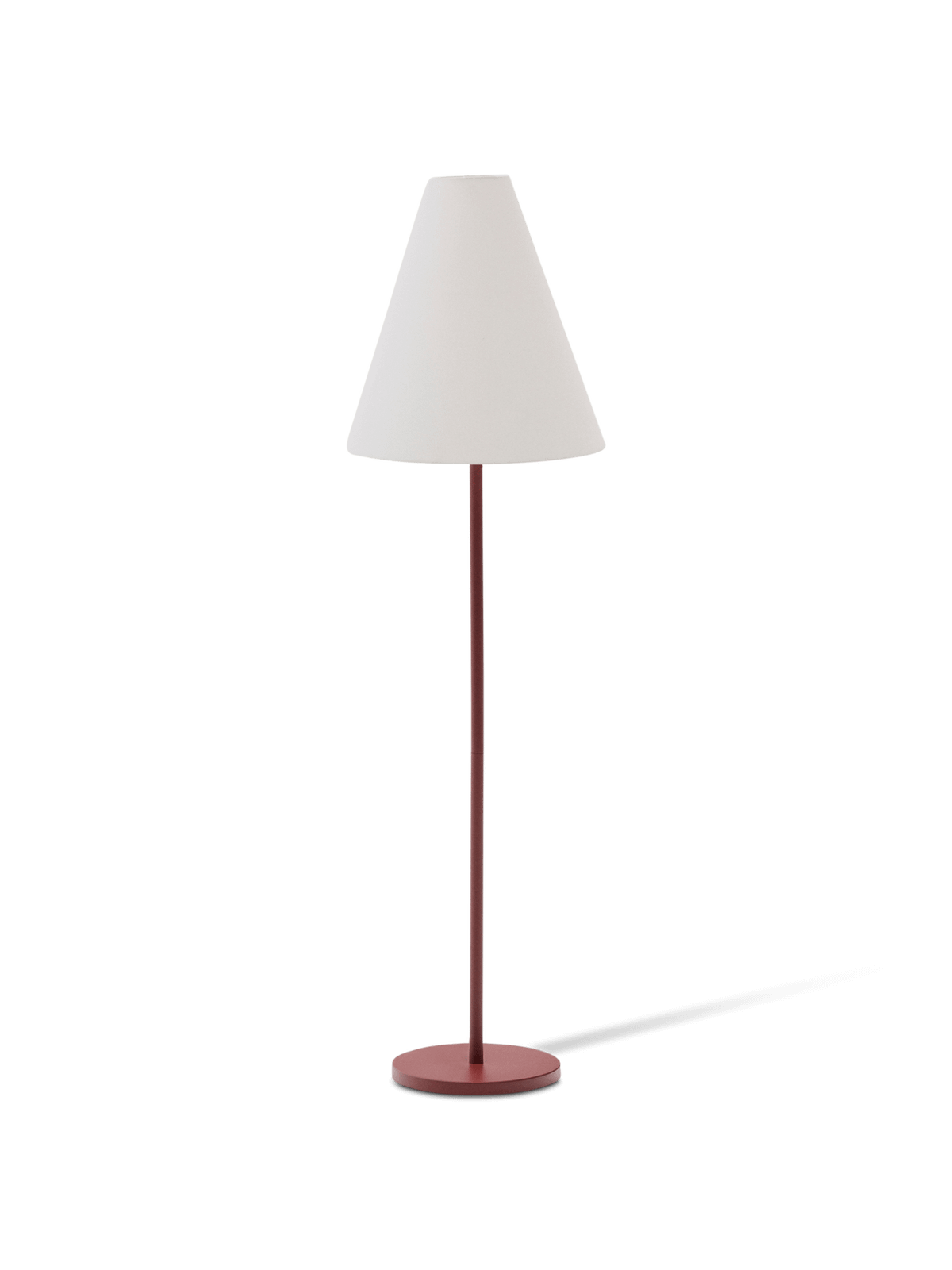 Navat staande lamp van metaal in terracotta gelakte afwerking