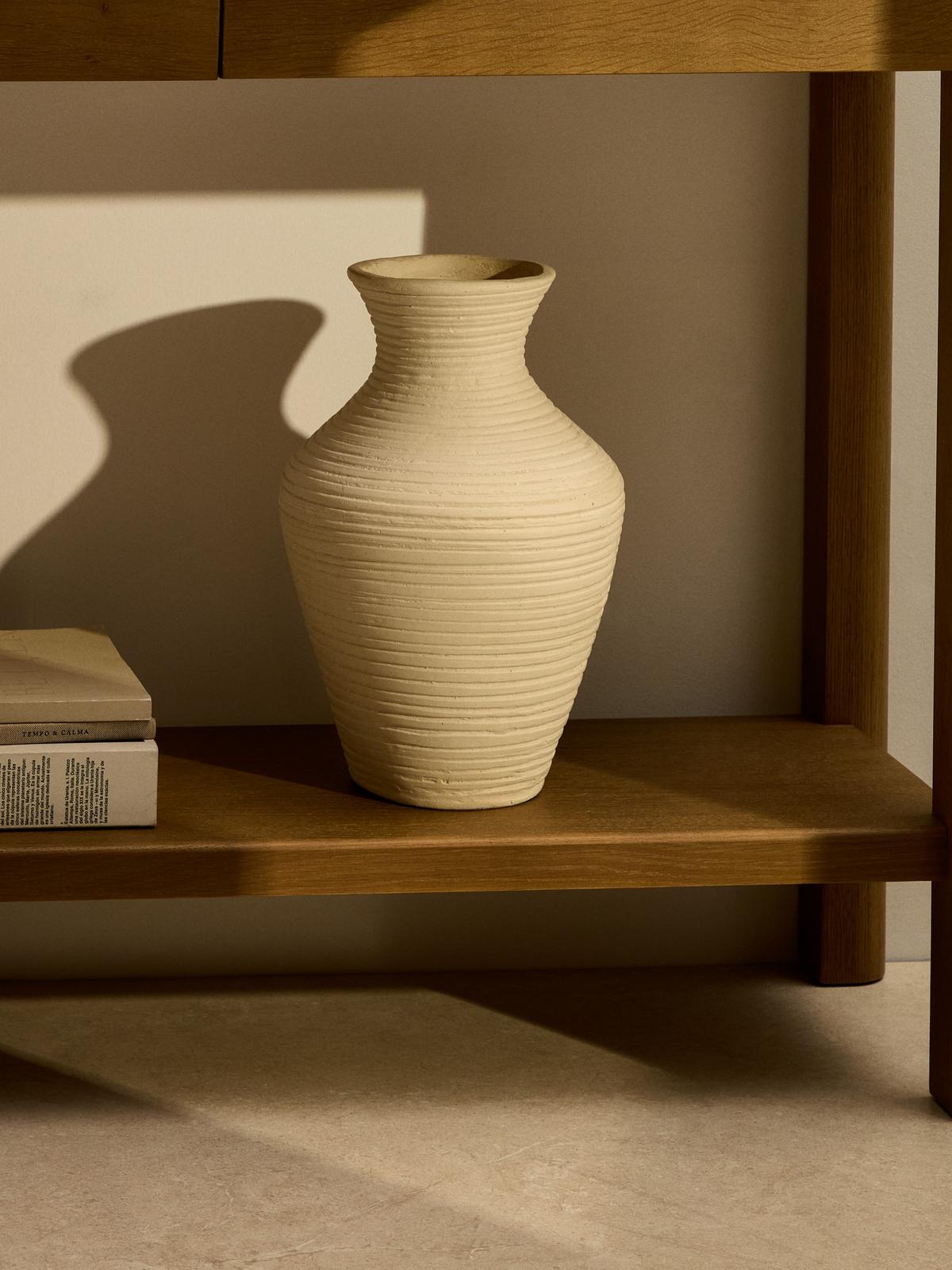 Beige vaas van papier-machØ 36 cm