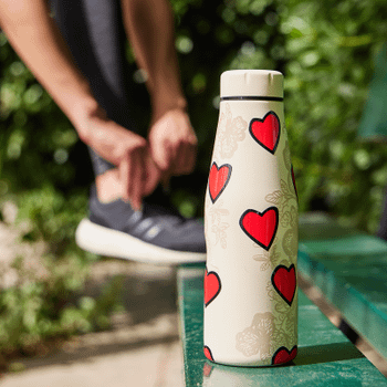 Isoleerfles DAMYAN 500ml Tender Hart Beige/Rood Isoleerfles DAMYAN 500ml Tender Hart Beige/Rood