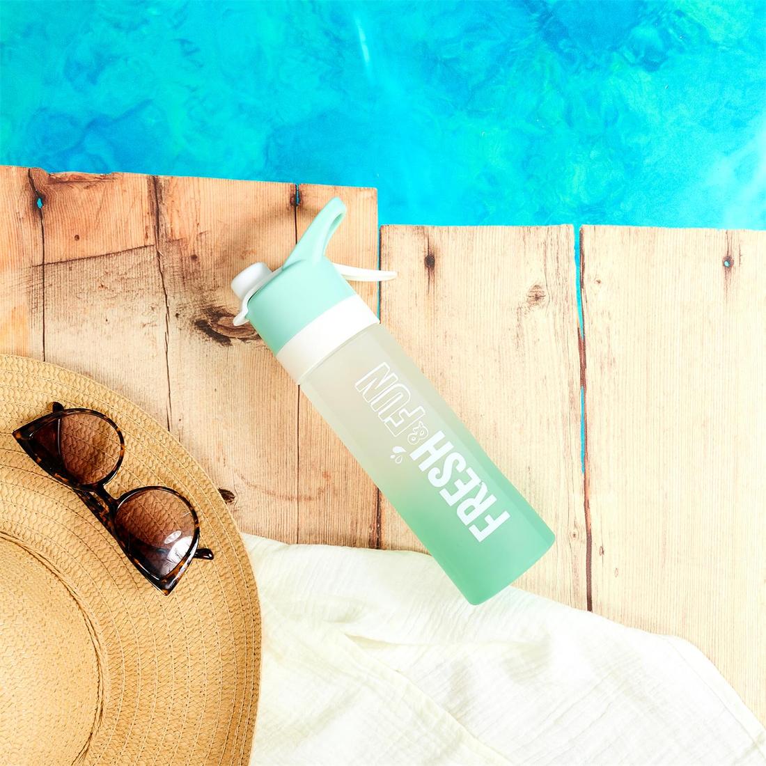 Waterfles FRESH & FUN 70cl met nevelfunctie Ass. Waterfles FRESH & FUN 70cl met nevelfunctie Ass.