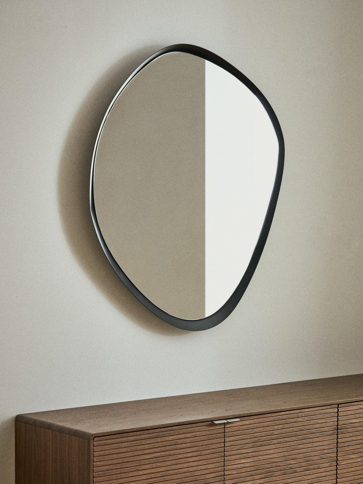 Tebel spiegel van zwart metaal 67,5 x 74,5 cm