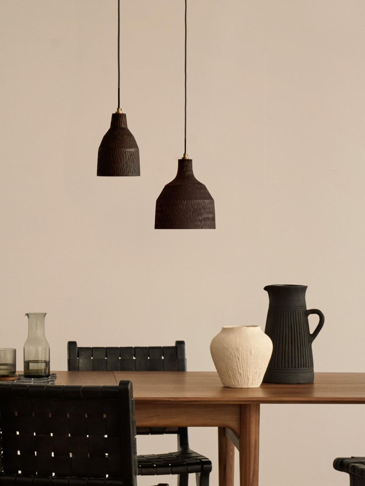 Amire lange plafondlamp van hout met zwarte afwerking ⌀15 cm