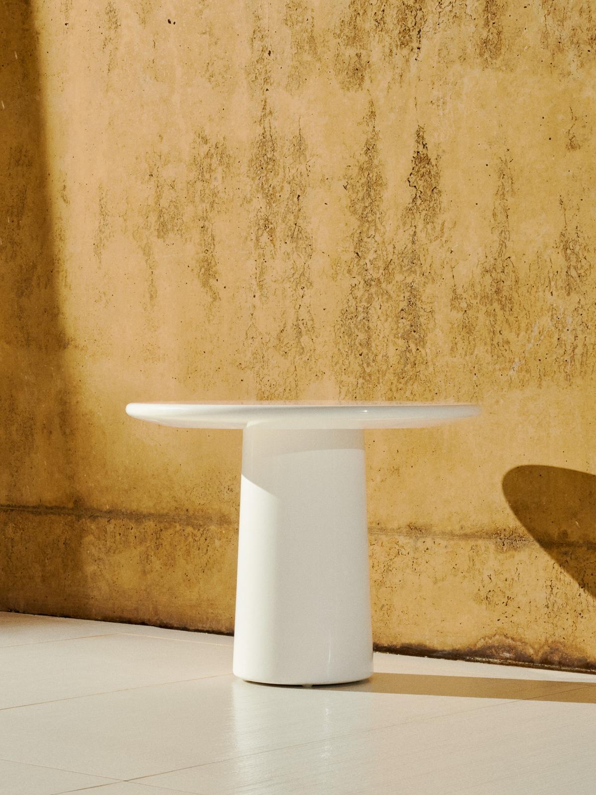 Albanella salontafel van cement met glanzend witte afwerking ⌀65 cm