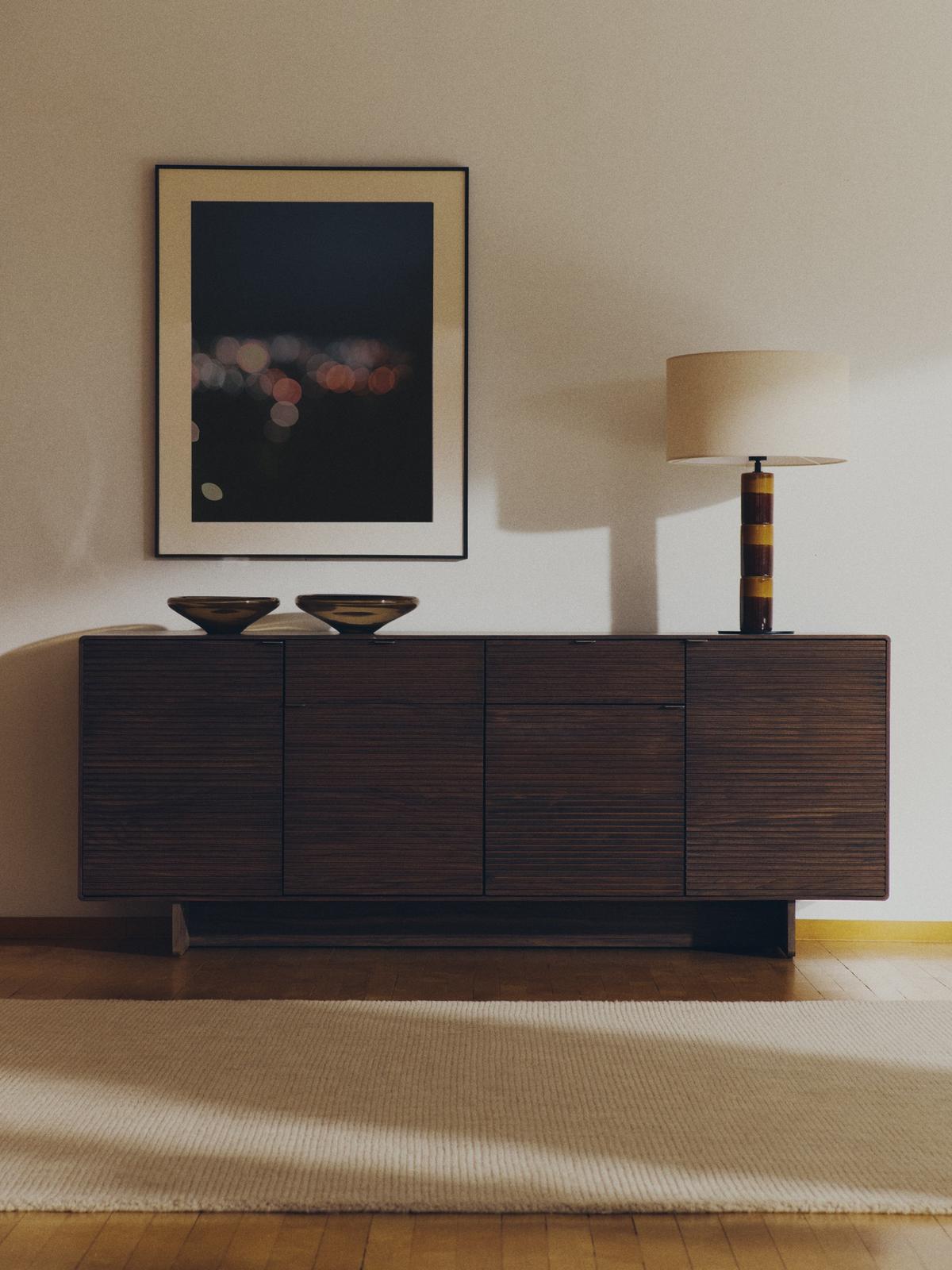 Norlen dressoir met 4 deuren en 2 laden in walnootfineer FSC Mix Credit 194,5 x 78 cm