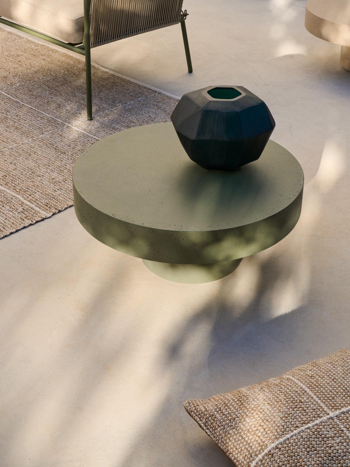 Aiguablava salontafel van cement in groen ⌀66 cm