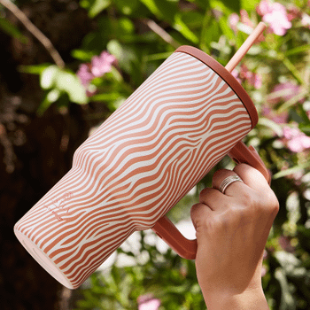 Isoleefles DAMYAN 900ml Ribbel Peach Isoleefles DAMYAN 900ml Ribbel Peach